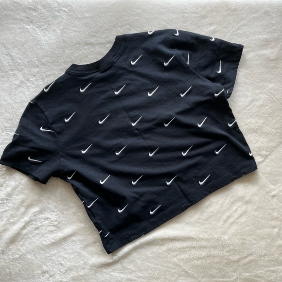 NikeLab Womans Swoosh All Over Print Shirt Medium Cropped Streetwear Y2K Sz M - Picture 5 of 7